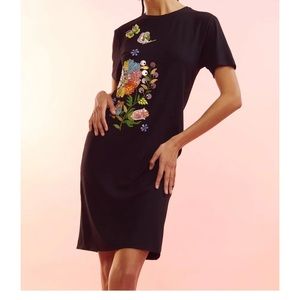 CYNTHIA ROWLEY Embroidered Tee Dress in Black 🔘NWT🔘
Size S